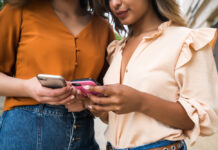 Reino Unido quer frear o scroll infinito das redes sociais