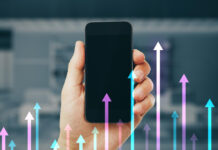 Celulares vão ficar ainda mais caros, alerta CEO da Nothing