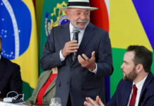 EUA anunciaram, de forma intempestiva, taxação em 25% com base em uma mentira, diz Lula