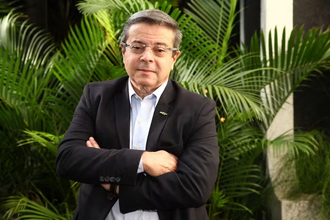O cientista brasileiro especialista em edição genética que há mais de 30 anos tenta preparar a soja para climas extremos