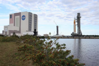 IBM e NASA lançam modelo de IA para acelerar busca por gelo e áreas seguras de pouso na Lua